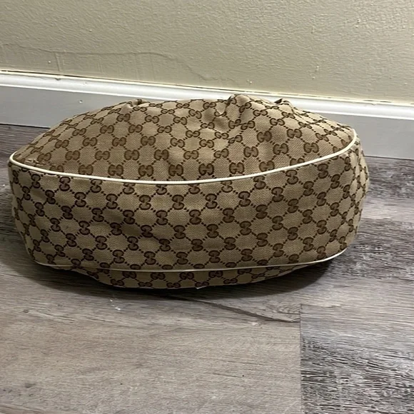 Gucci hobo shoulder bag
